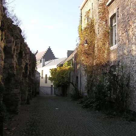Logis Pastis ホテル